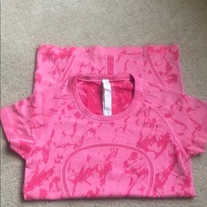 Lululemon Swiftly Tech Short Sleeve Crew NWOT 6